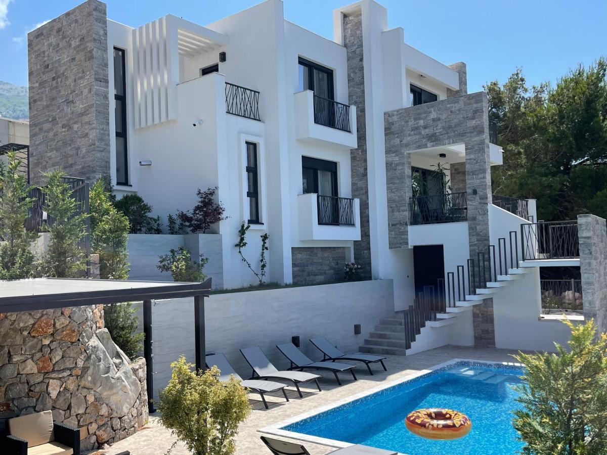Villa Pine บาร์ ภายนอก รูปภาพ