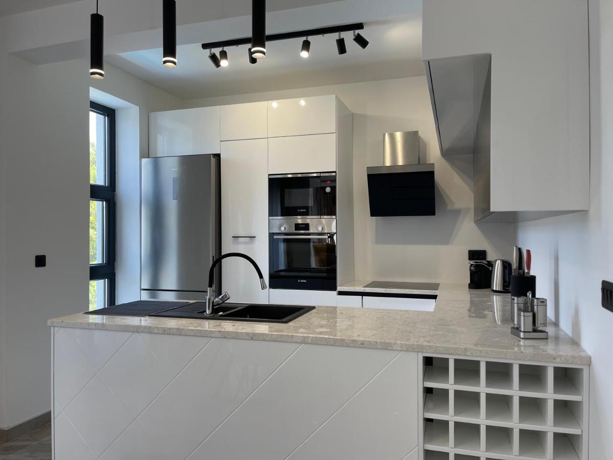 Villa Pine บาร์ ภายนอก รูปภาพ