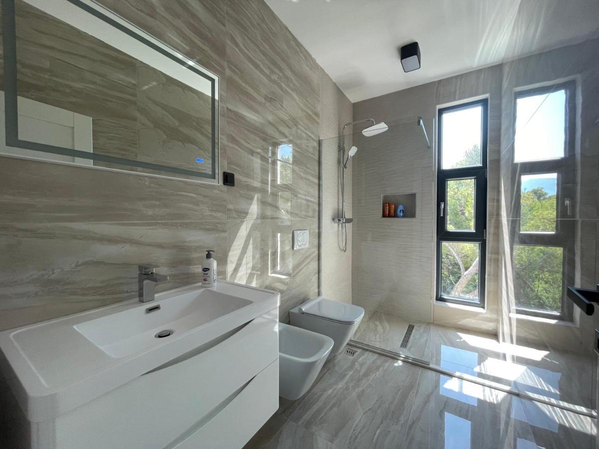 Villa Pine บาร์ ภายนอก รูปภาพ