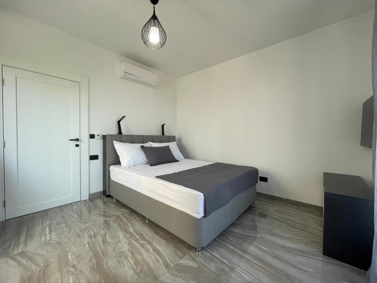 Villa Pine บาร์ ภายนอก รูปภาพ