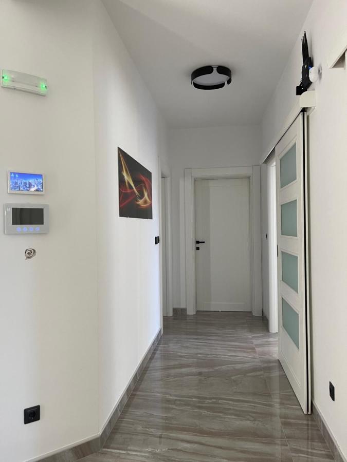 Villa Pine บาร์ ภายนอก รูปภาพ