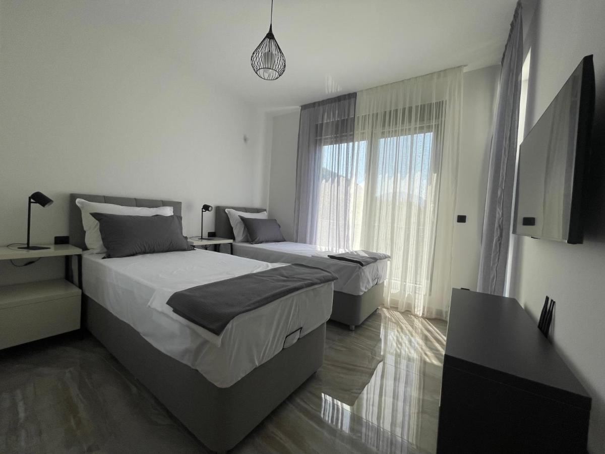 Villa Pine บาร์ ภายนอก รูปภาพ