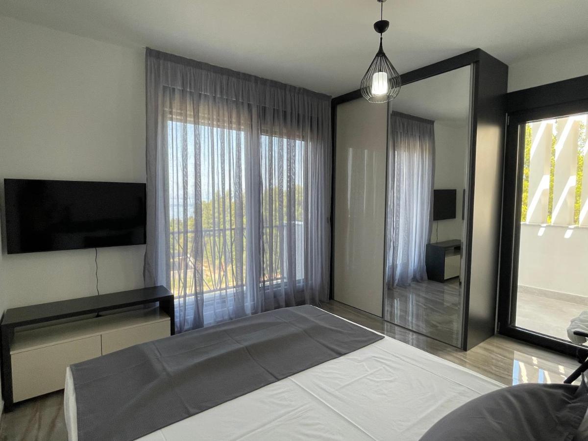Villa Pine บาร์ ภายนอก รูปภาพ