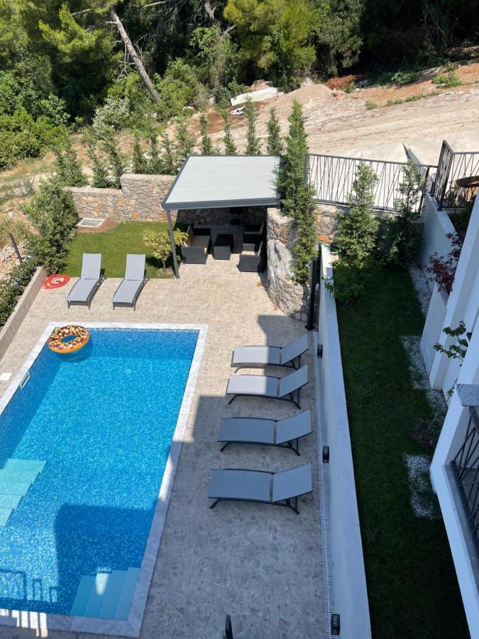 Villa Pine บาร์ ภายนอก รูปภาพ