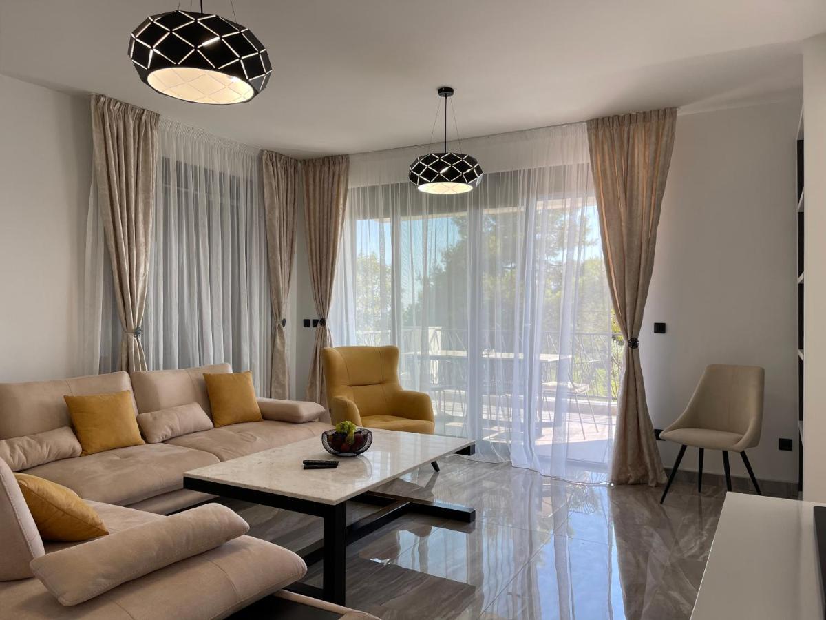 Villa Pine บาร์ ภายนอก รูปภาพ